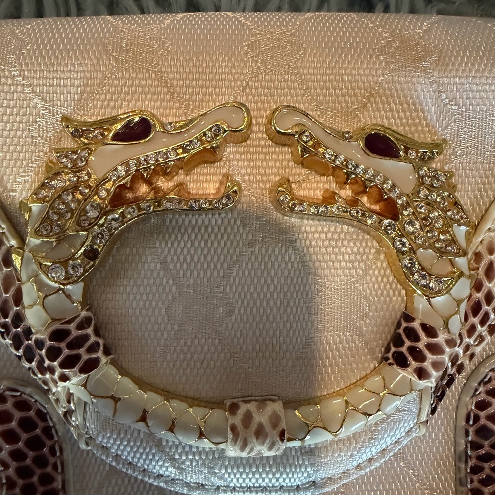 Dragon Purse - Picture 2 of 11